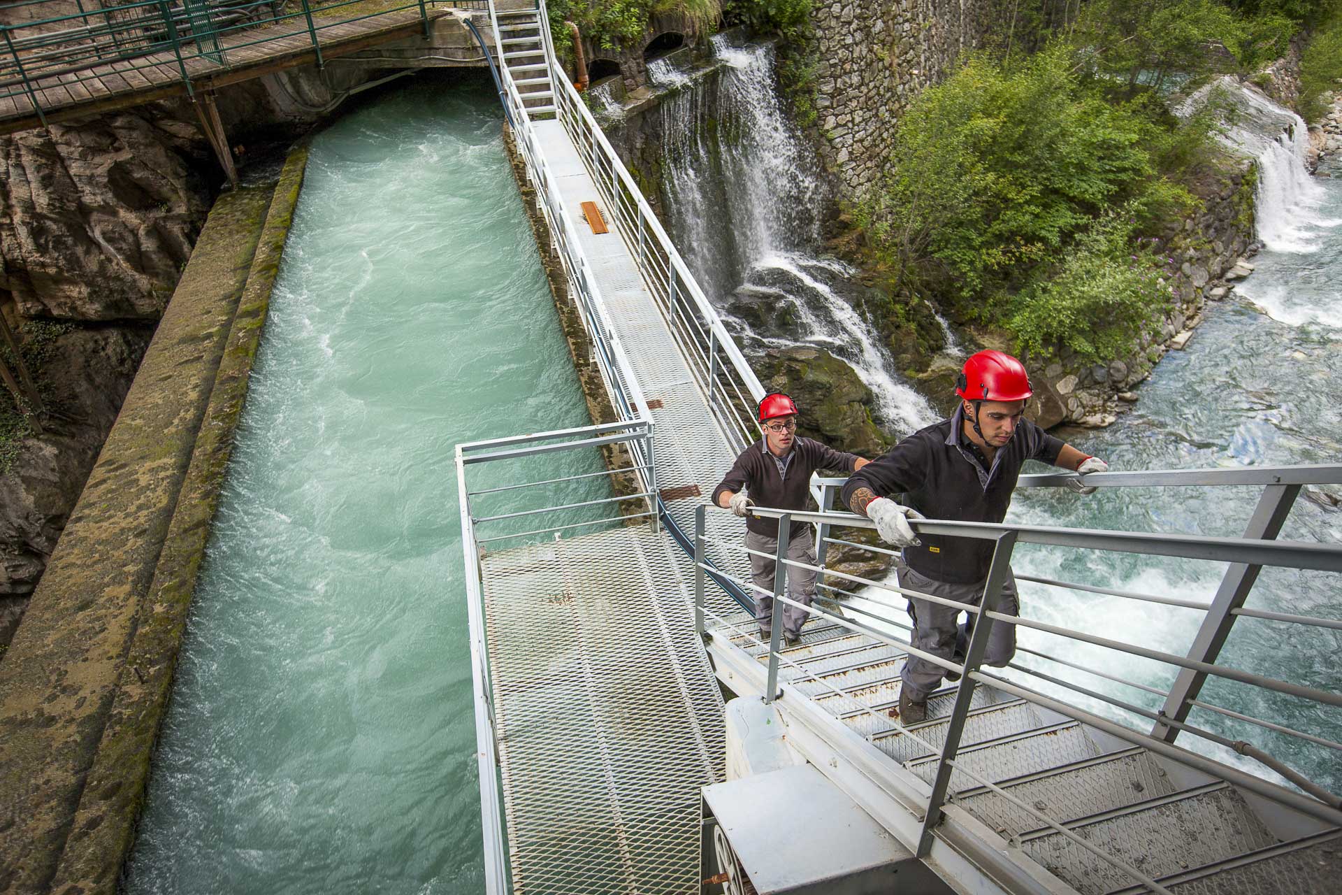 Centrale idroelettrica ad acqua fluente per energia pulita Grand Eyvia