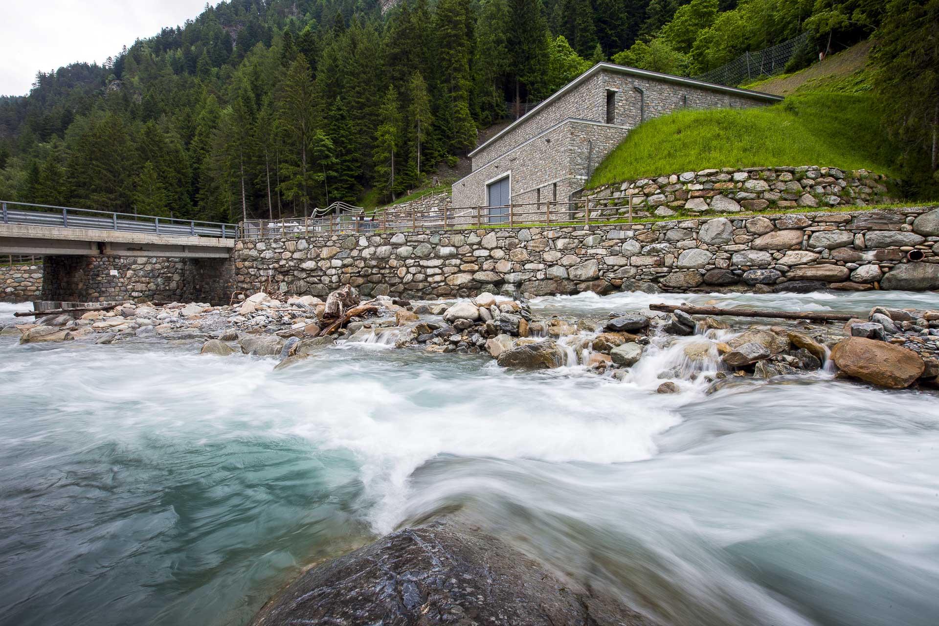 Centrale idroelettrica CVA a Torrent produzione energia verde