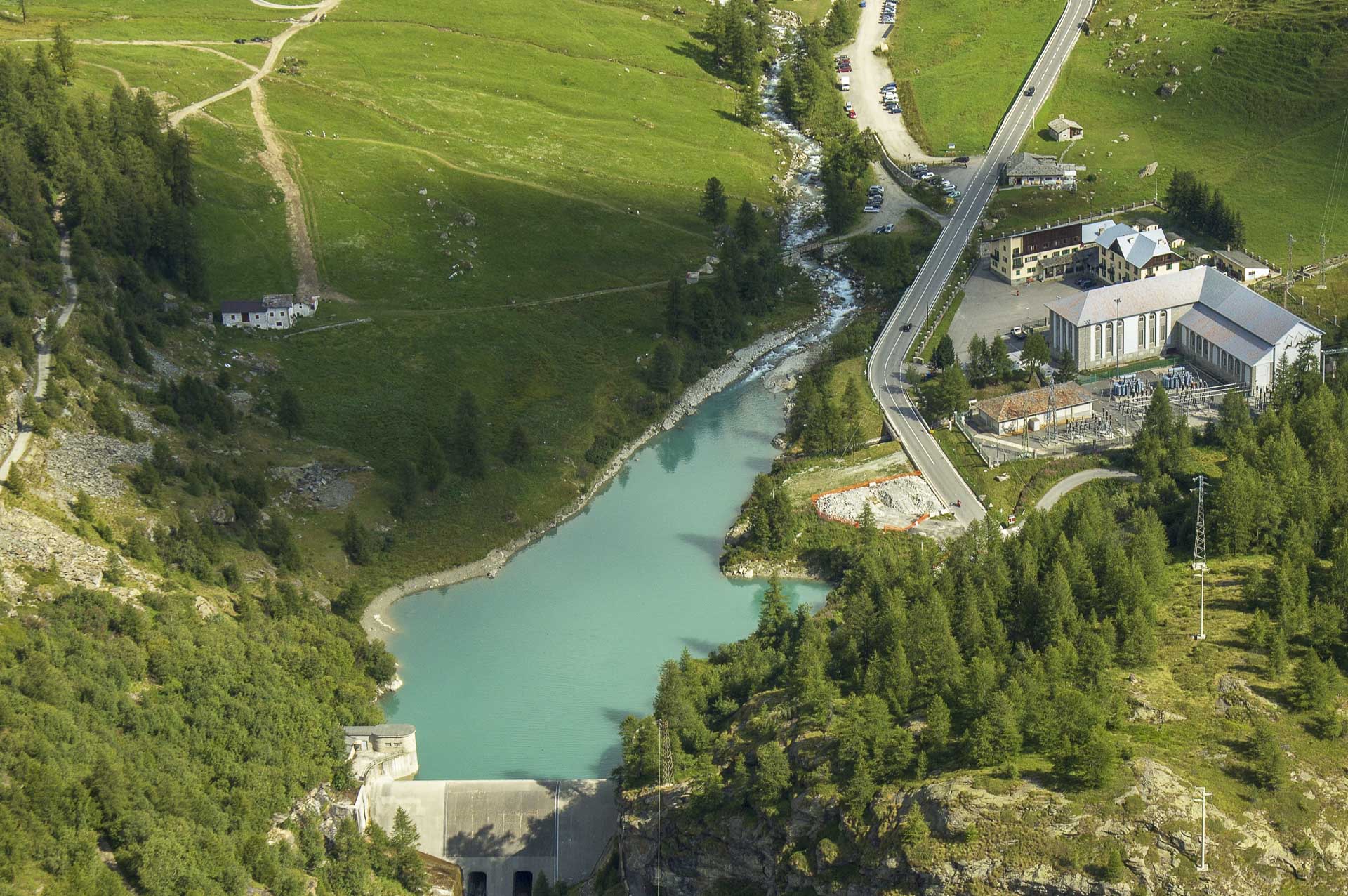 Diga di Perrères acqua per produzione energia idroelettrica rinnovabile al 100%