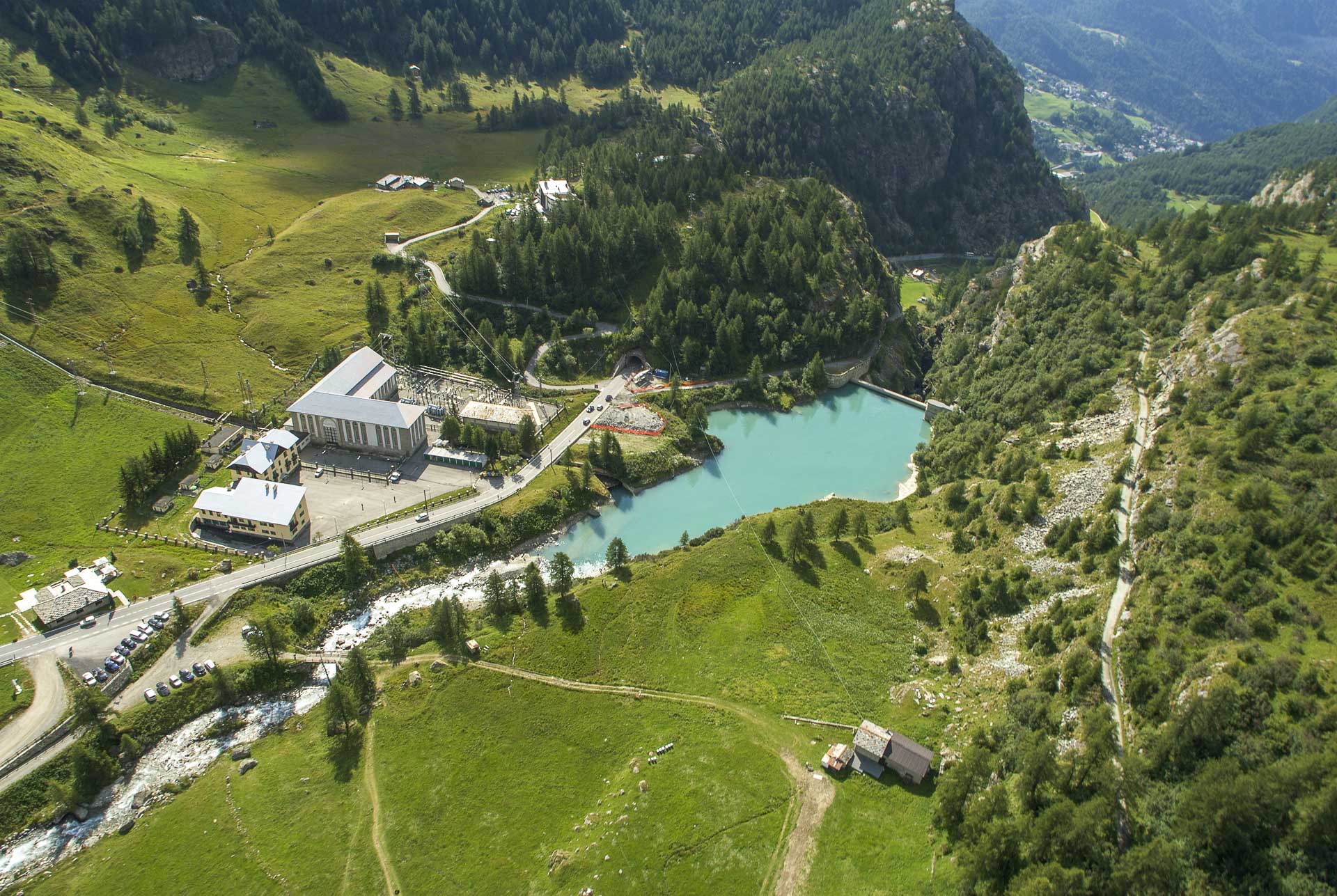 Diga di Perrères acqua per produzione energia idroelettrica rinnovabile al 100%