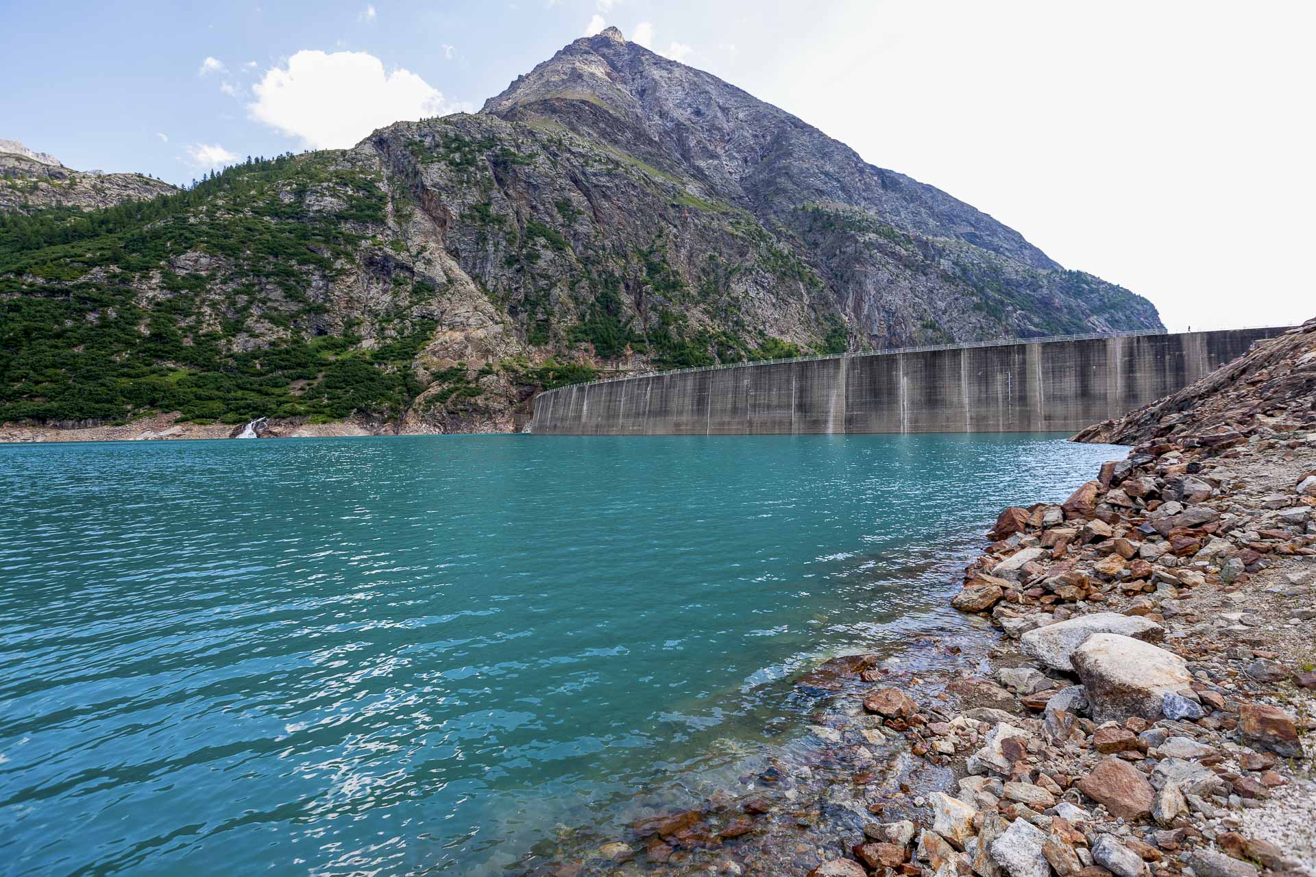 Diga di Place Moulin Impianto per energia idroelettrica rinnovabile Gruppo CVA