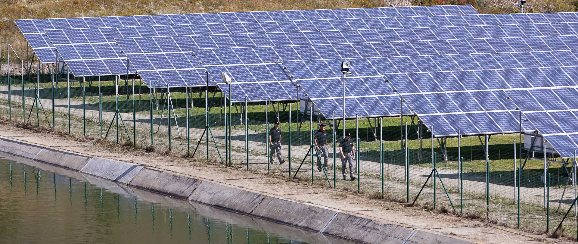 Impianto produzione energie fotovoltaica rinnovabile CVA Quart La tour