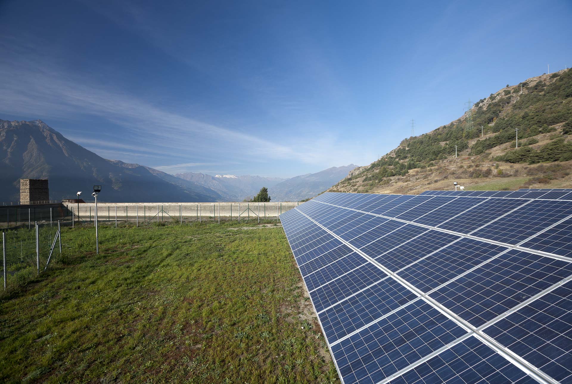 Impianto produzione energie fotovoltaica rinnovabile CVA Quart La tour