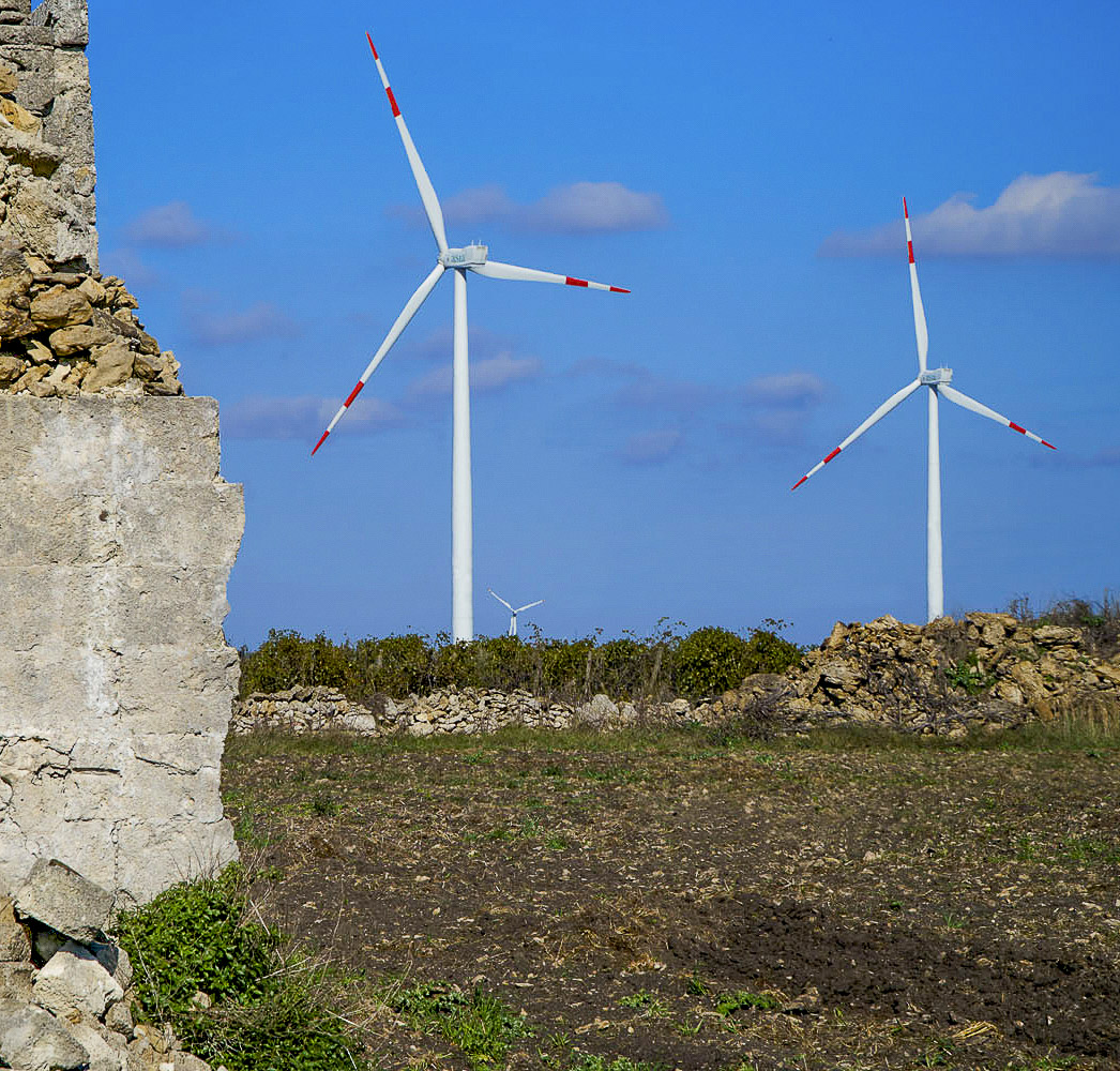 Impianto energia elettrica verde rinnovabile eolica di Lamacarvotta