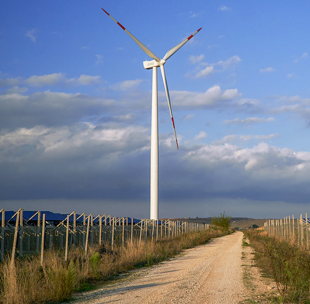 Impianto energia elettrica verde rinnovabile eolica di Lamacarvotta