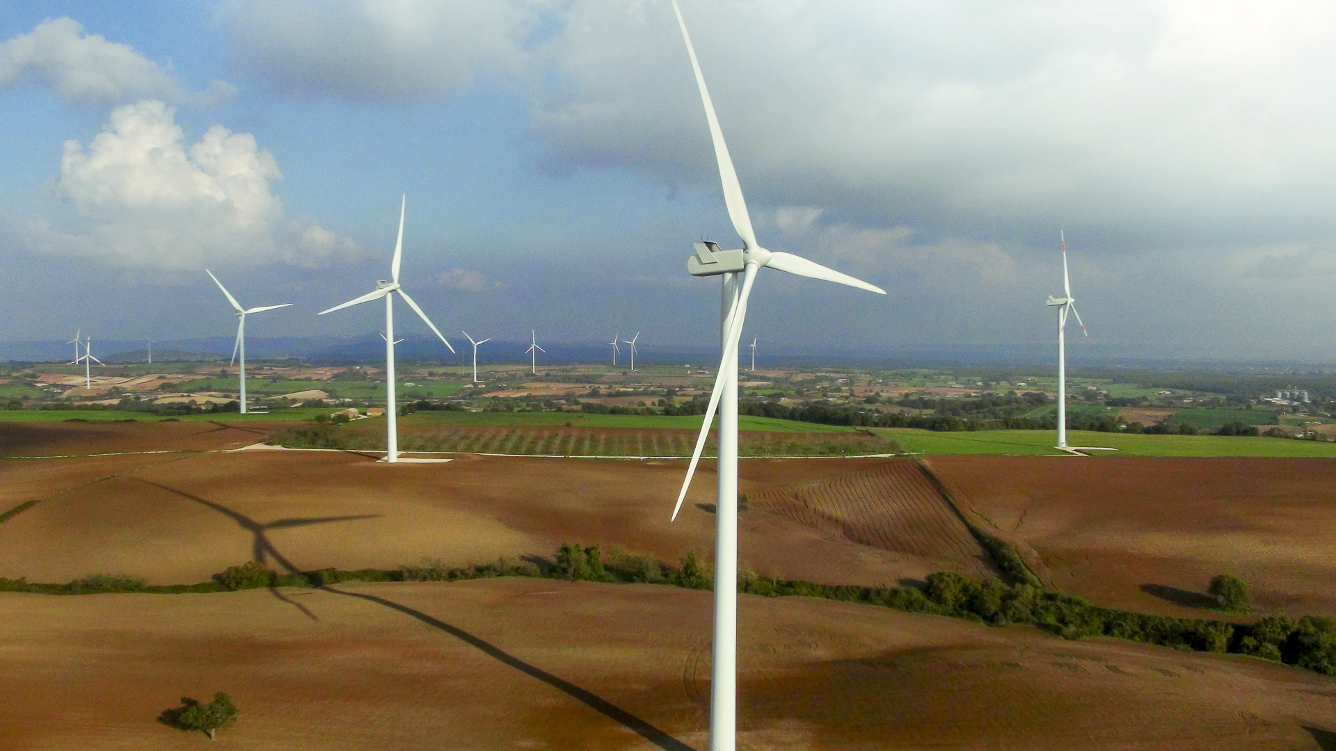 Parco produzione energia verde rinnovabile eolica Piansano