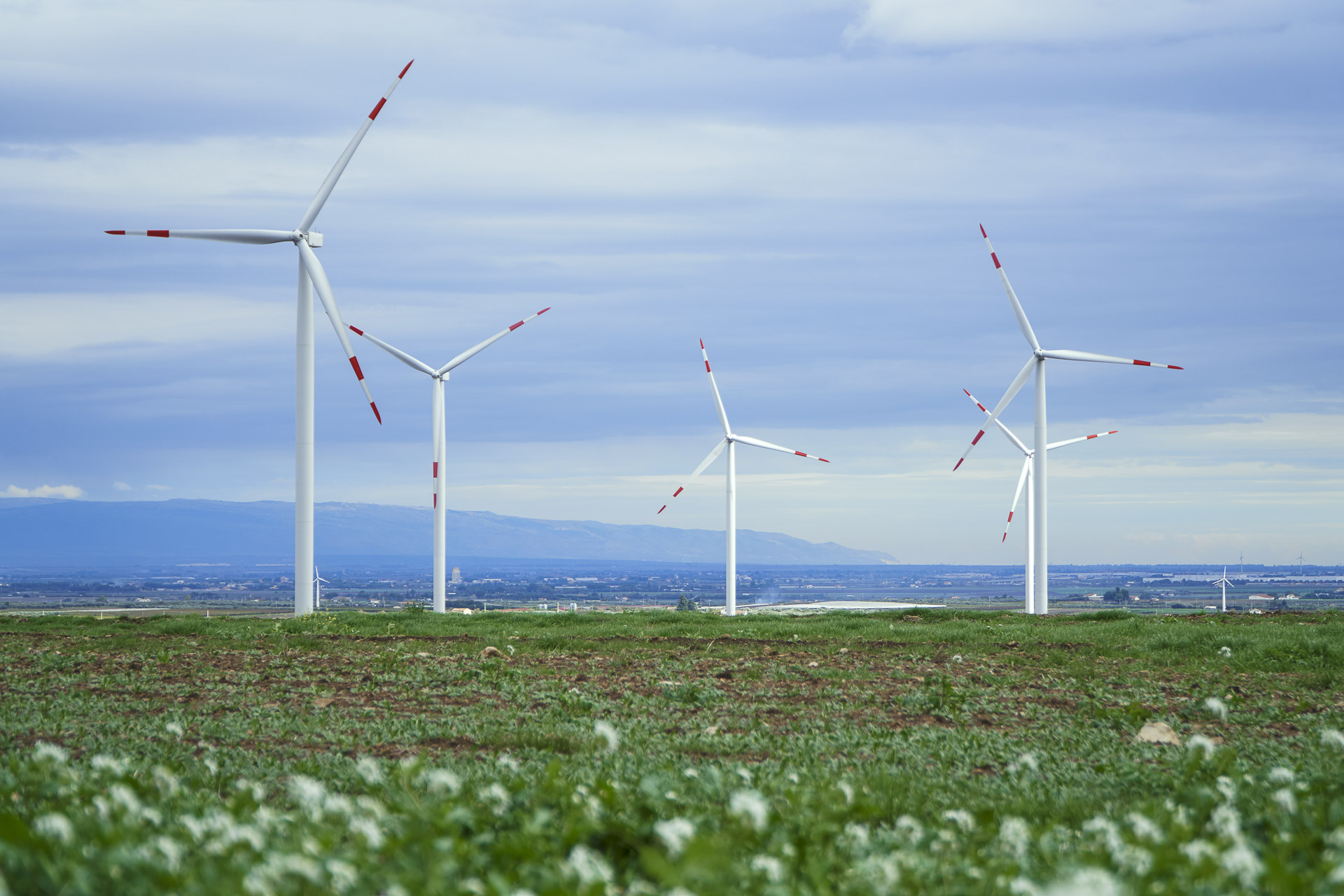 Impianto produzione energia elettrica verde rinnovabile eolica CVA Ponte Albanito